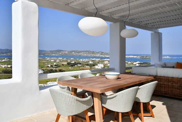Bright & Elegant, Plum Guide home in Paros, Greece