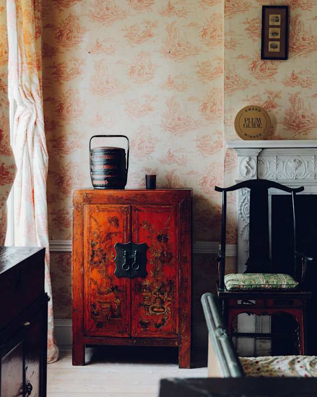 Interior details in Sense & Sensibility