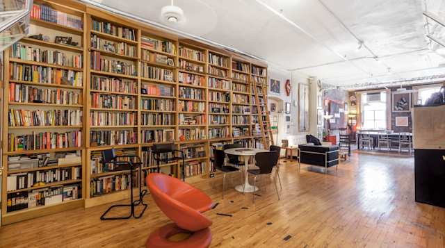 World of Books, Plum Guide home in New York