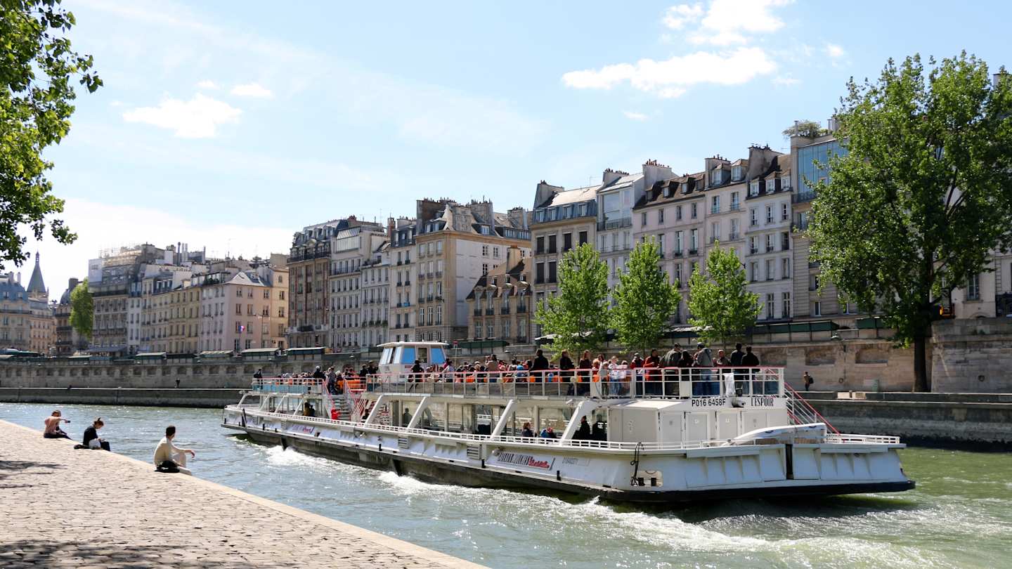 Boat trip on the River Seine, Paris