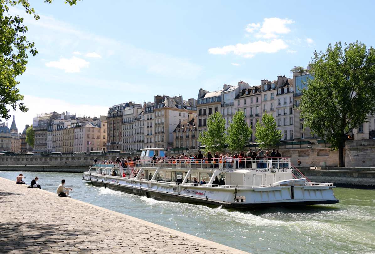  Sacre Coeur in Montmartre, Paris