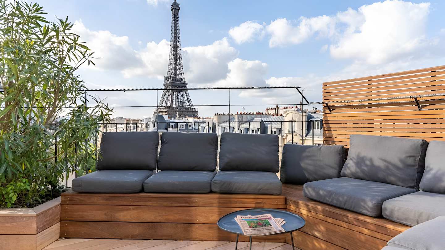 Plum Guide home with Eiffel Tower view