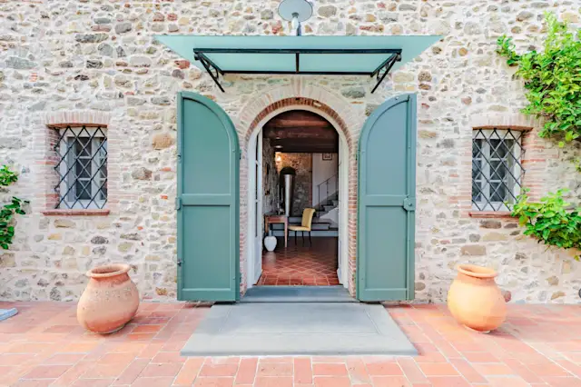 Gates of Tuscany, Plum Guide home in Lucca, Italy