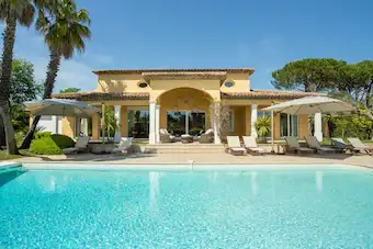 Bonjour Brigitte, Plum Guide home in the French Riviera