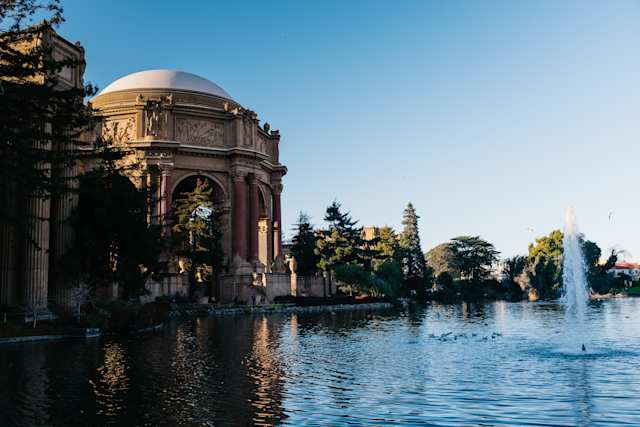 The Palace of Fine Arts Theatre next to a lagoon, San Francisco, California, USA