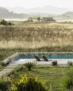 https://images.ctfassets.net/i3kf1olze1gn/6weKkAx9FJnlrVc6LIryiz/9ec844f4ab777c3595cb3c109af04a2d/Spain_Villas.jpg