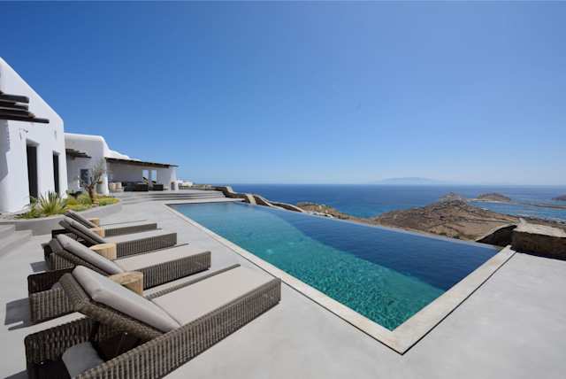 Eyes on the Horizon, Plum Guide home in Mykonos, Greece