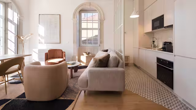 Sun-Kissed Wine, Plum Guide home in Porto