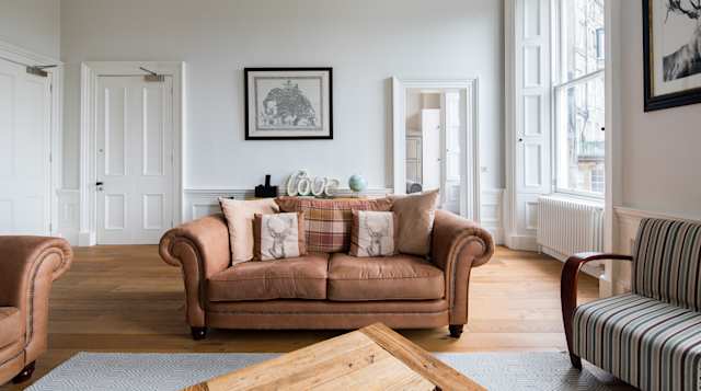 The Highland Stag, Plum Guide home in Edinburgh