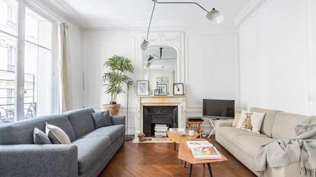 Vintage Flora, Plum Guide home in Paris