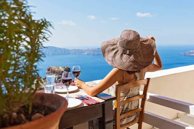 The Ultimate Santorini Travel Guide | Plum Guide