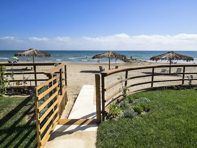 Waving at the Alarm, Plum Guide home in Sicily, Italy