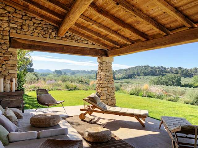 The Ancient Olive Tree, Plum Guide home in Provence-Alps