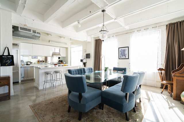 Above the Stars, Plum Guide home in Hollywood