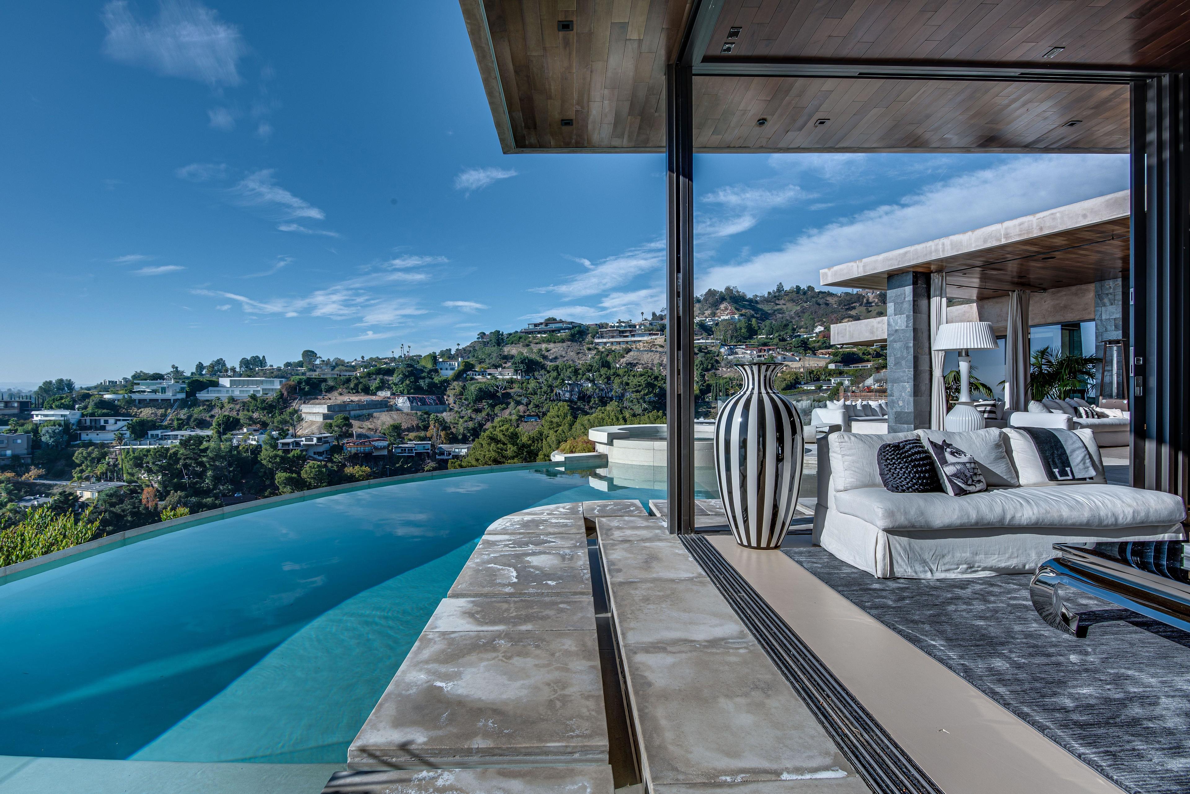 Los-Angeles - banner image