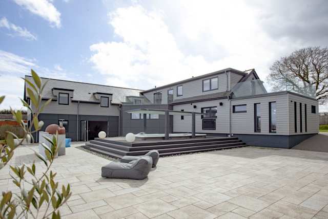 Say Ommm, Plum Guide home in Devon, UK