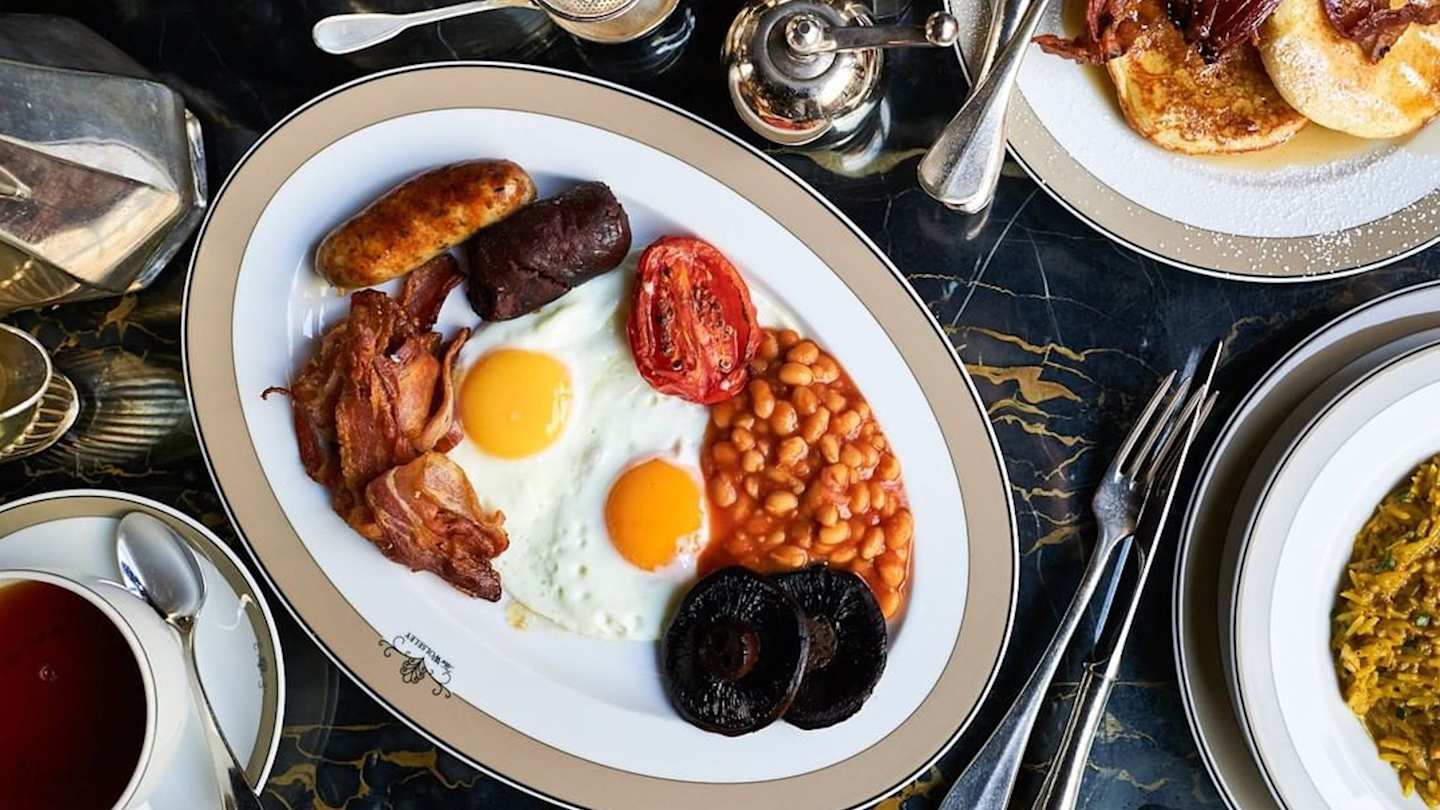 Table of breakfast items