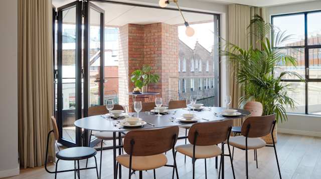 Angora Oak, Plum Guide home in London