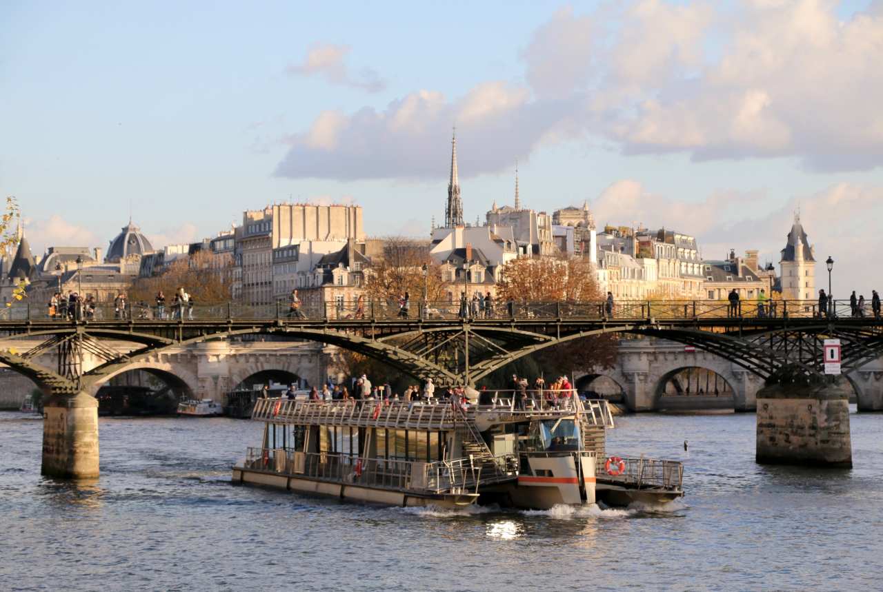 the-best-places-to-stay-in-paris-for-tourists-plum-guide