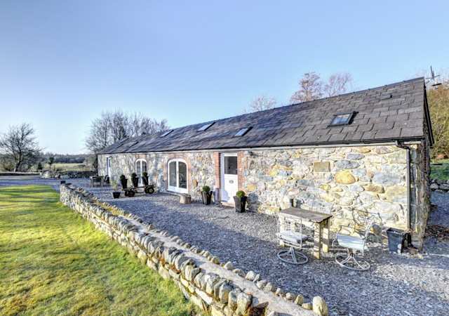 Stone Lemons, Plum Guide home in Anglesey, Wales