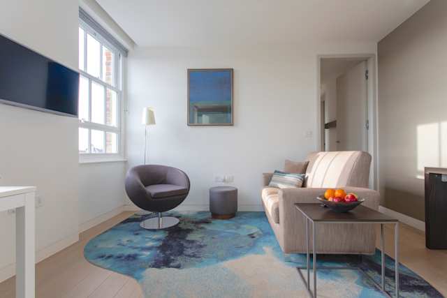 Wells & Blue, Plum Guide home in Hampstead