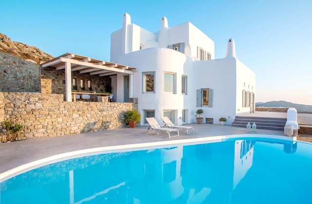 Cycladic Cool, Plum Guide home in Mykonos, Greece