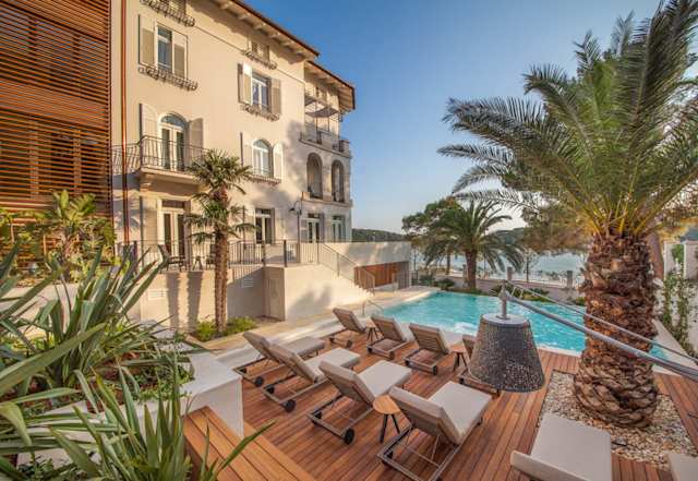 Honeycake, Plum Guide home in Croatia