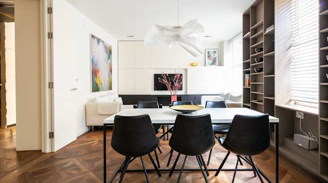 House of Mirrors, Plum Guide home in London