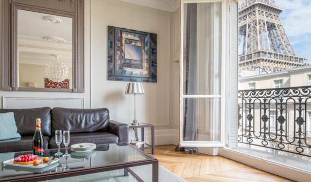 Get an Eyeful, Plum Guide home in Paris