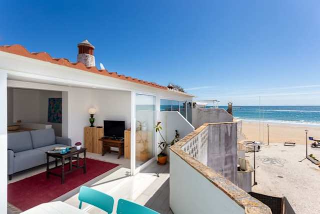 Sounds Of The Waves, Plum Guide home in the Algarve, Portugal