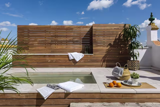 Rooftop of Relaxation, Plum Guide home in Seville