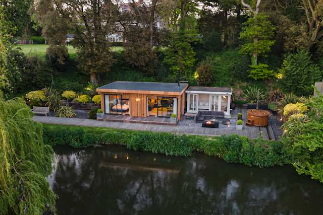 Woodland Elves, Plum Guide home in Bournemouth, UK