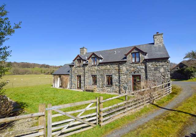 Sights Of Snowdonia, Plum Guide home in Wales