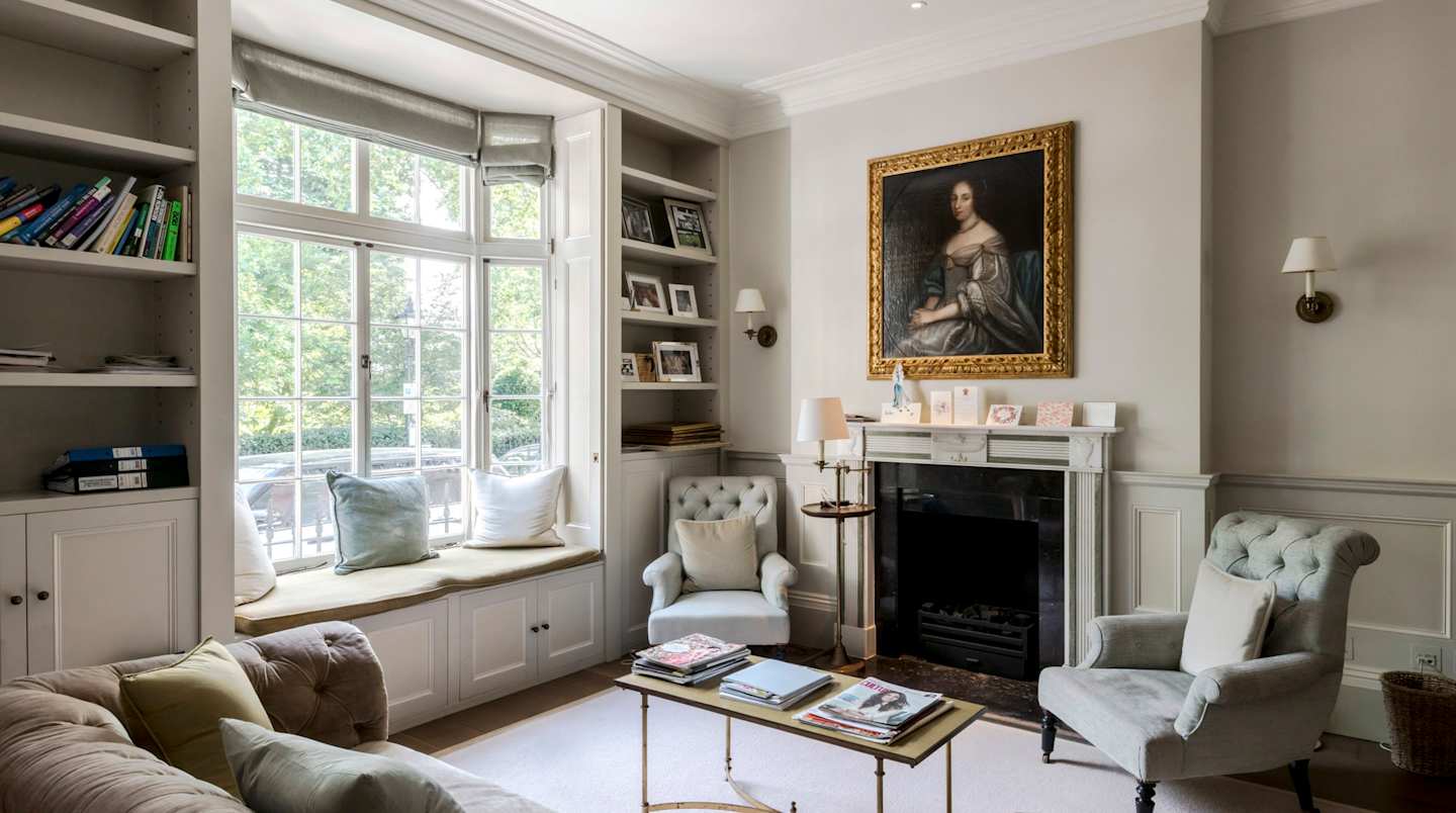 A cosy living room with lots of light