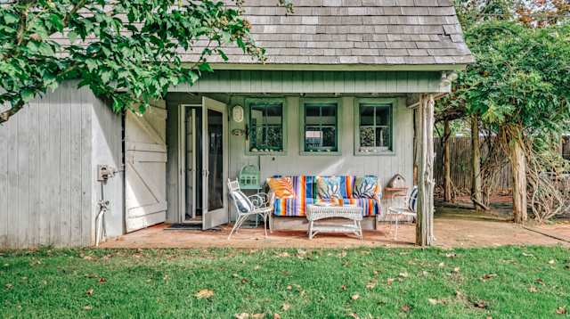 Wisteria Delight, Plum Guide home in East Hampton, US