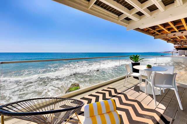 Around The Edge, Plum Guide home in Los Angeles