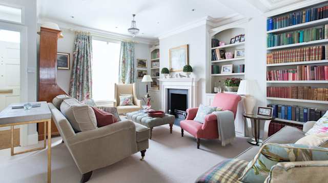 Head over to Hillgate Place in Notting Hill if you’re in need of a great family orientated play to stay for up to 6 guests