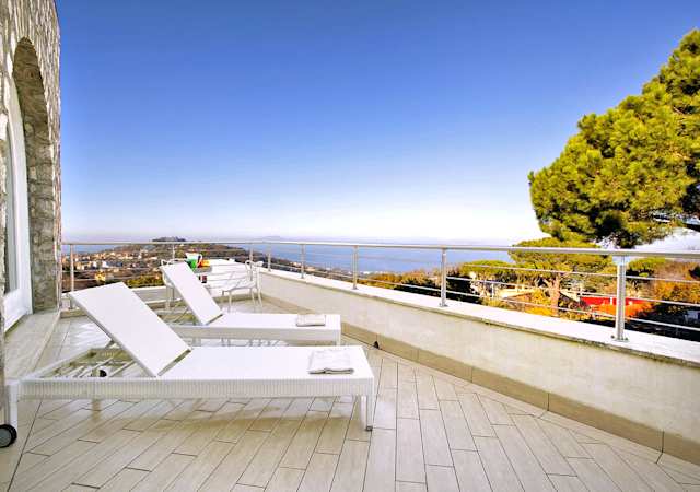 Seafarers, Plum Guide home in Sorrento