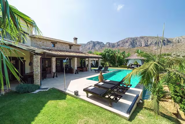 Casa Luz, Plum Guide home in Alicante