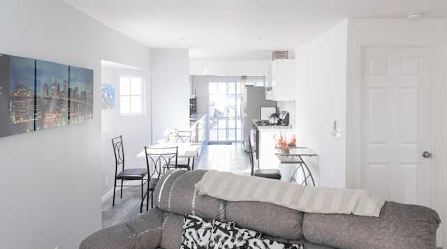 Simply Silver, Plum Guide home in Los Angeles