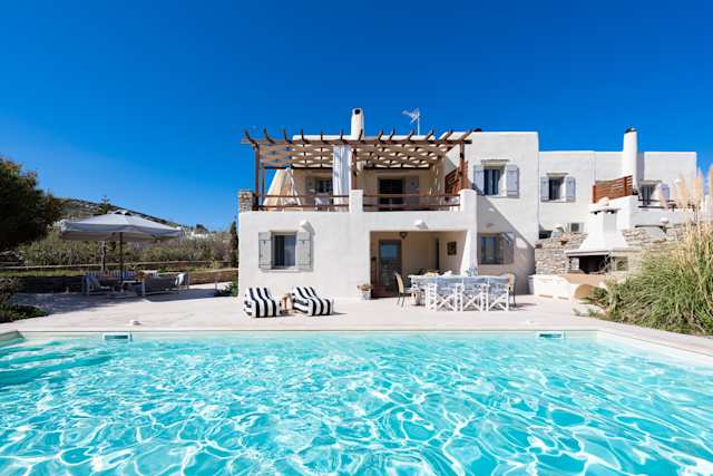 Sisterly Love, Plum Guide home in Paros, Greece