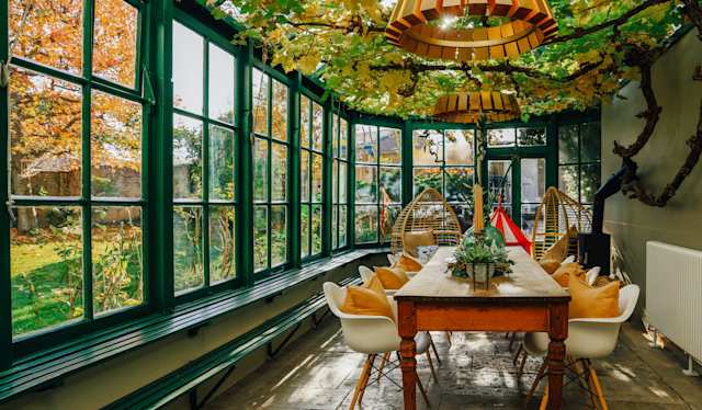 Little Orange Leaf, Plum Guide home in Hampshire, UK