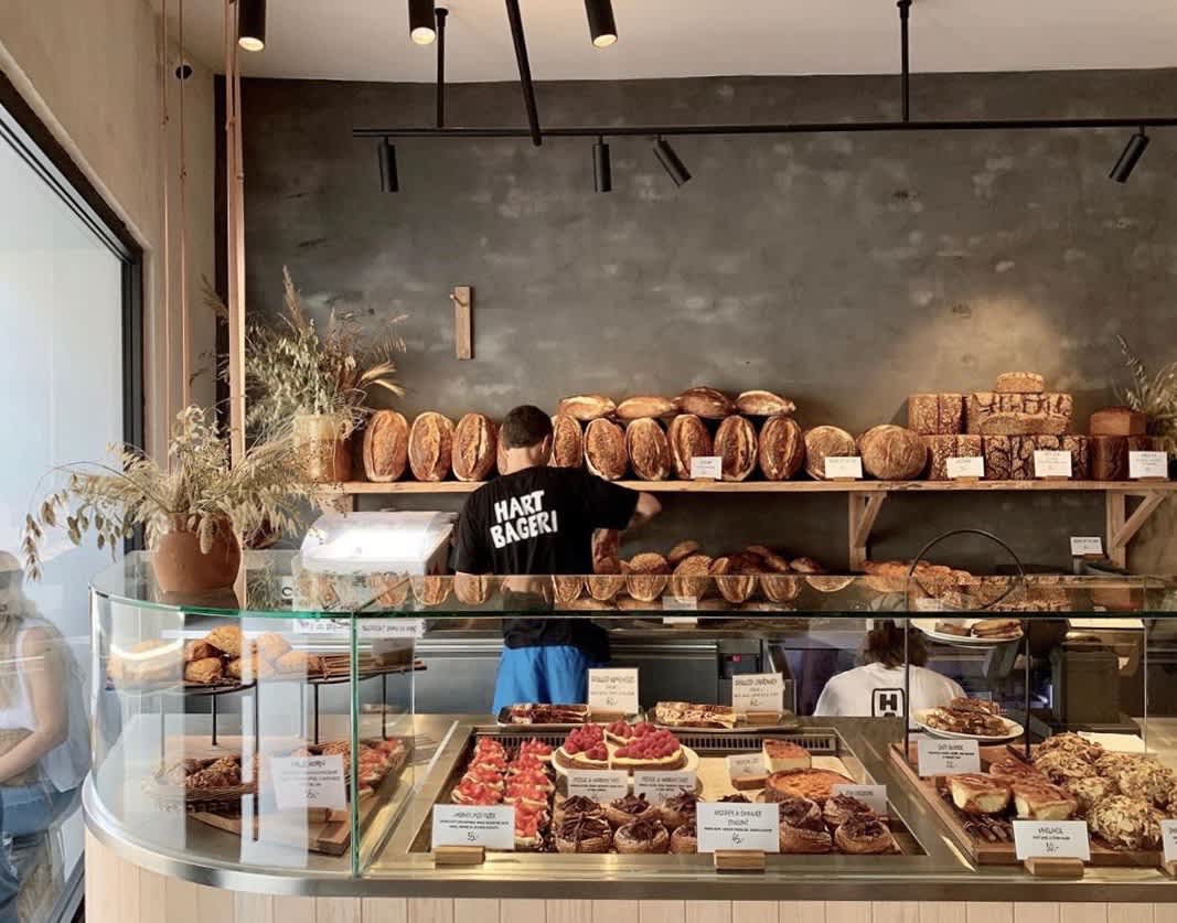 Wuju bakery. Бейкери. Пекарня Tartine Калифорния. Бони Бейкери. Пекарня Sofi Копенгаген.