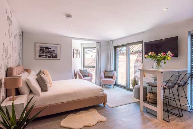 Pink Gothic, Plum Guide home in York, UK