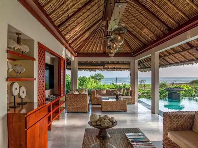 Waves Lapping, Plum Guide home in Bali