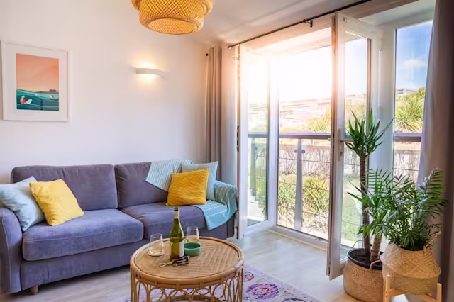 Watergate Waves, Plum Guide home in Cornwall