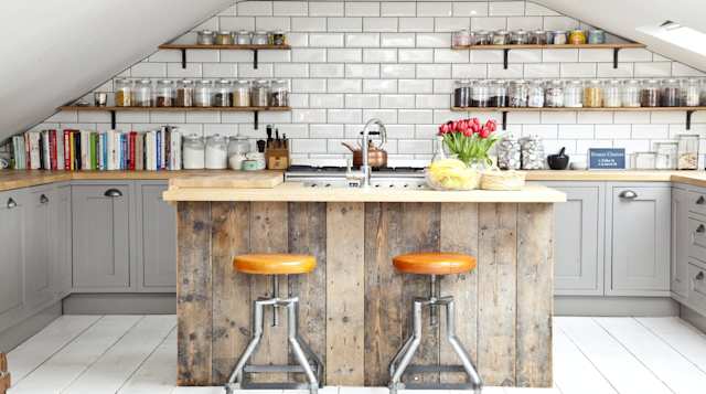 Kilburn Loft, Plum Guide home in London