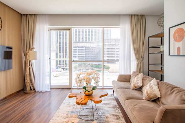 Honey Shine, Plum Guide home in Dubai