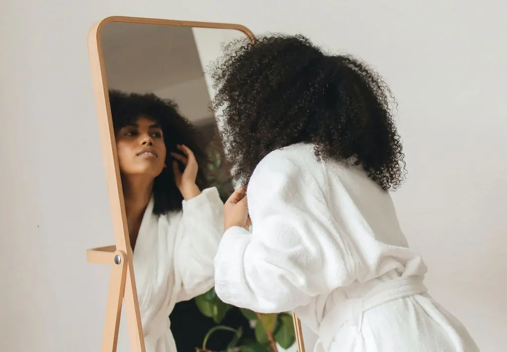 Mirror Affirmations and Wavy Mirror Style Ideas