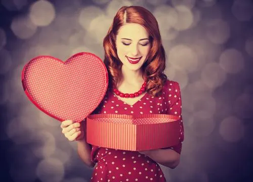 Valentine’s Day Gifts for Her: Gift, Experience or Both?
